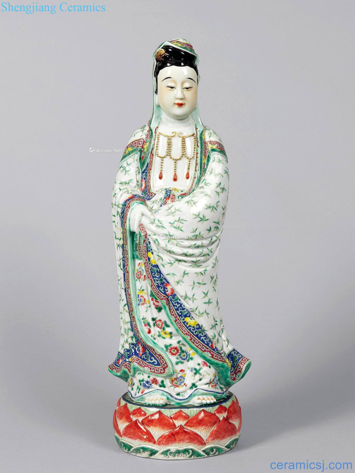 Pastel guanyin stands resemble in late qing dynasty