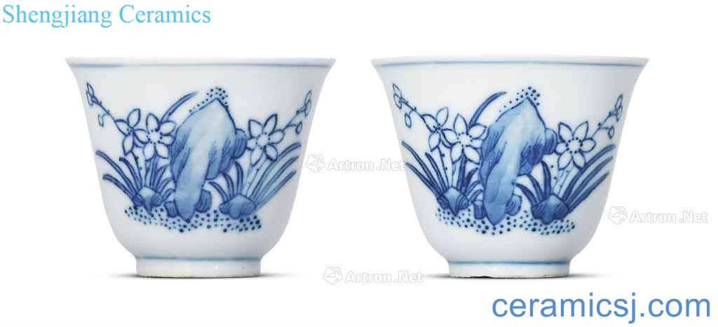Blue and white "narcissus" god of dajing cup (a)