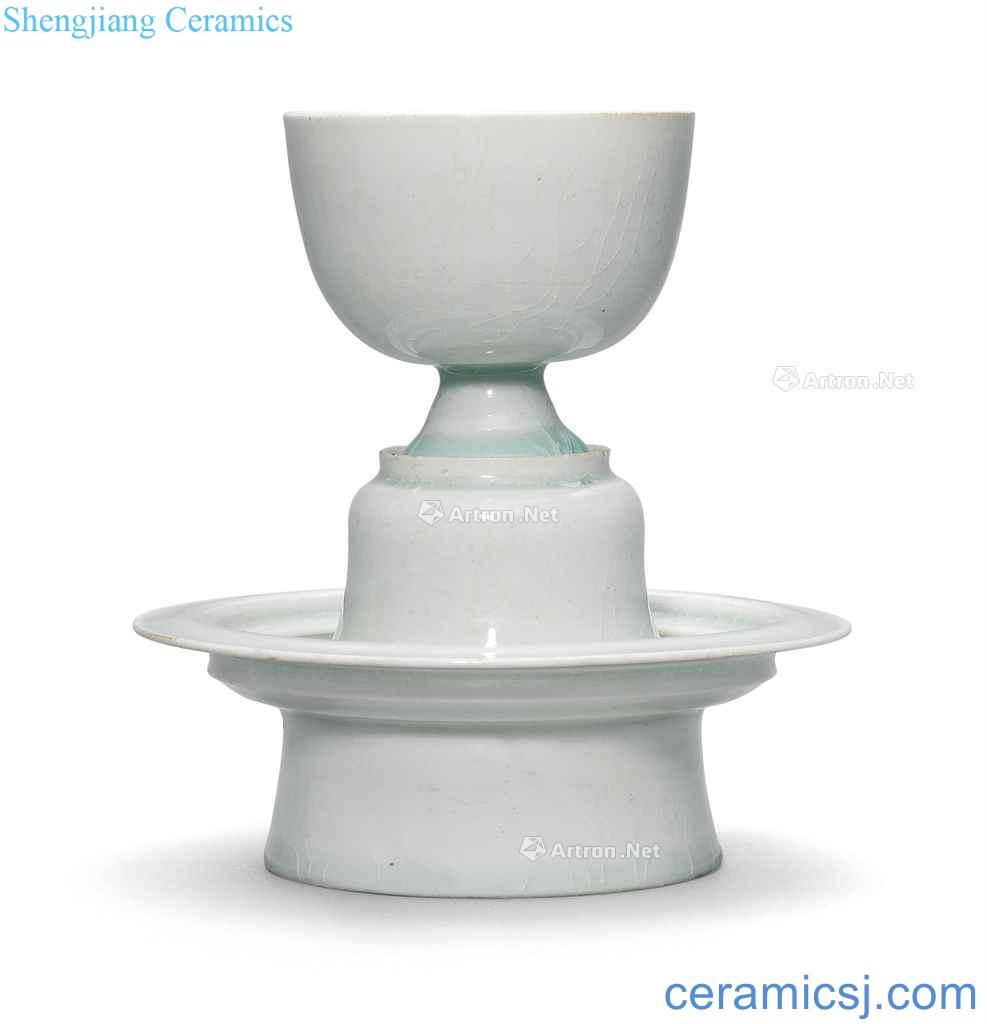 Southern song dynasty blue white glaze footed cup lamp tower (a)