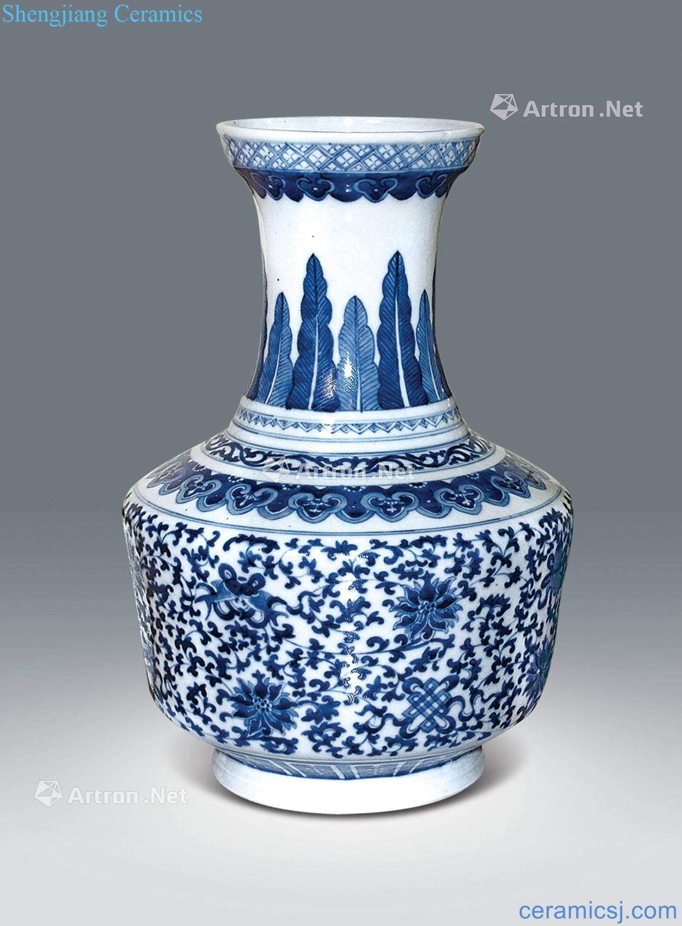 Qing qianlong Blue and white sweet floral print bottle wrapped branches