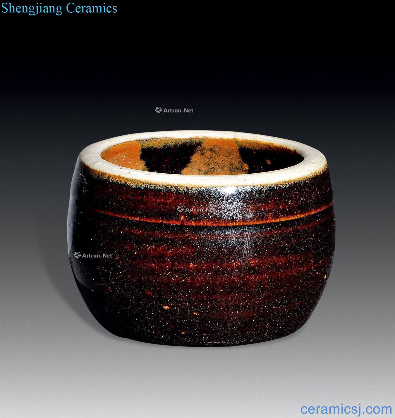 The song dynasty The black glaze white small tank