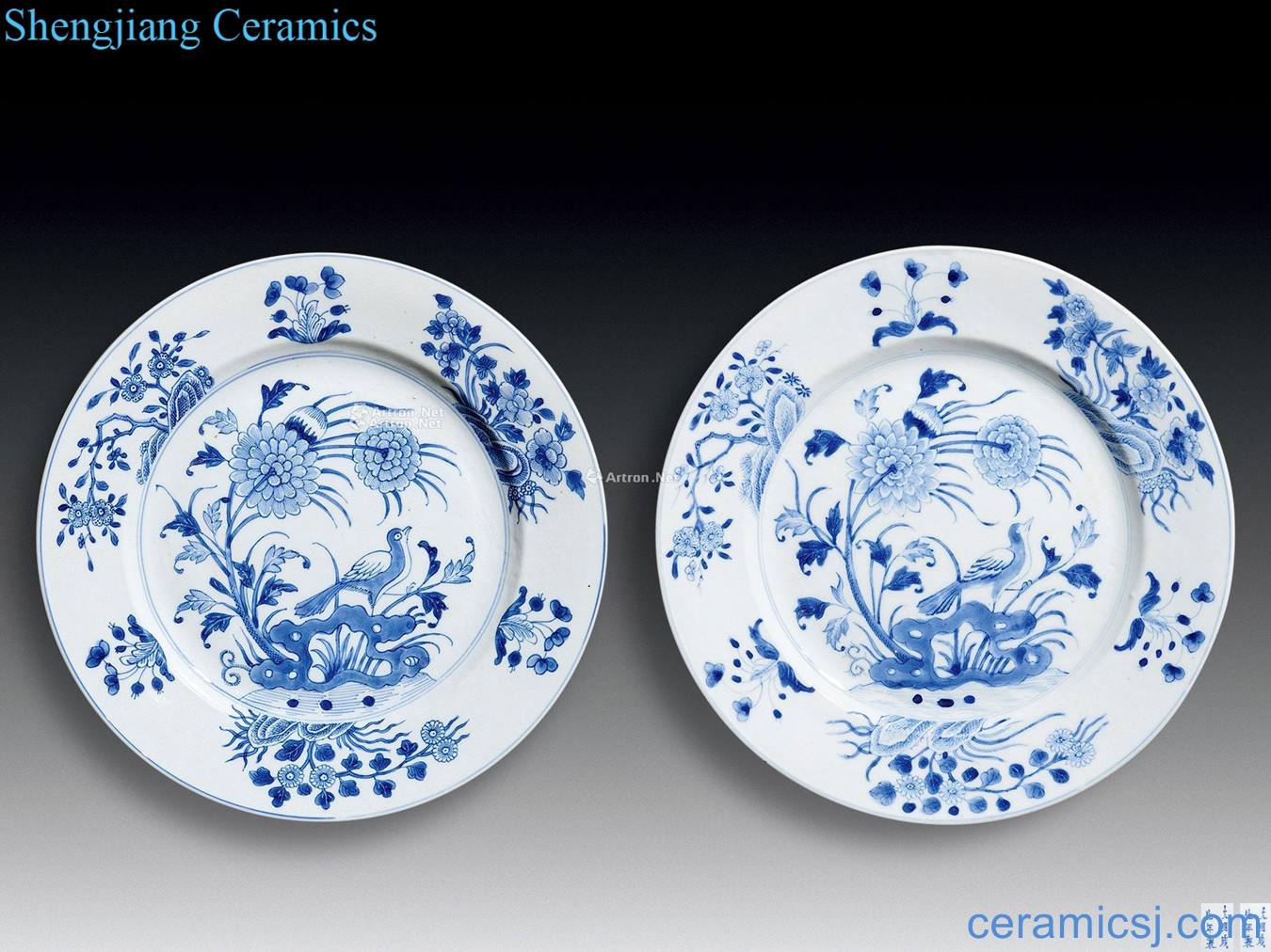 qing Blue and white flower on grain disc (a)