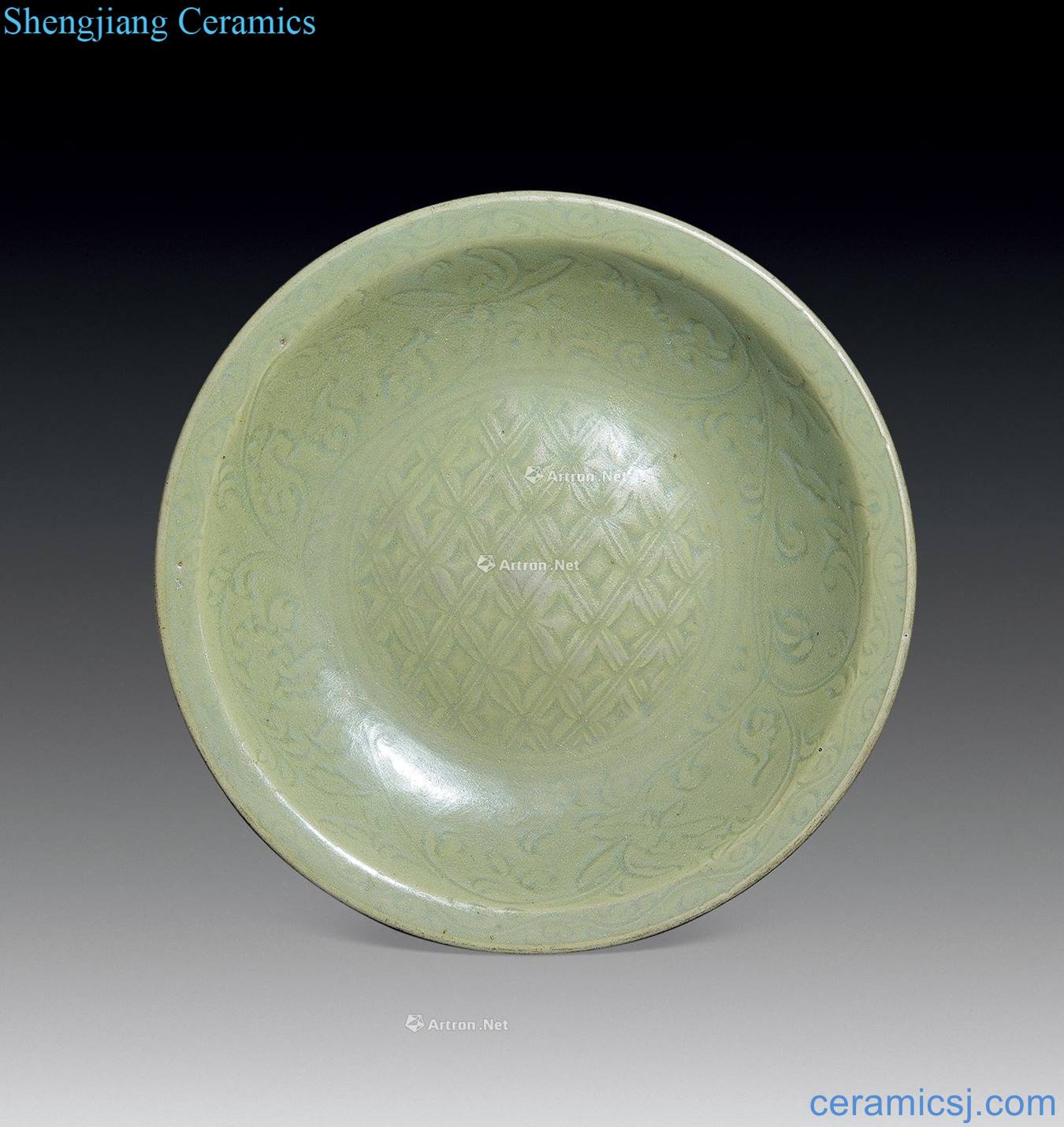Ming Longquan carved money grain disc