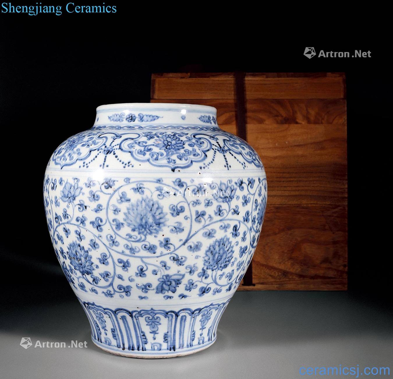 Ming blank period Blue and white lotus flower grain tank