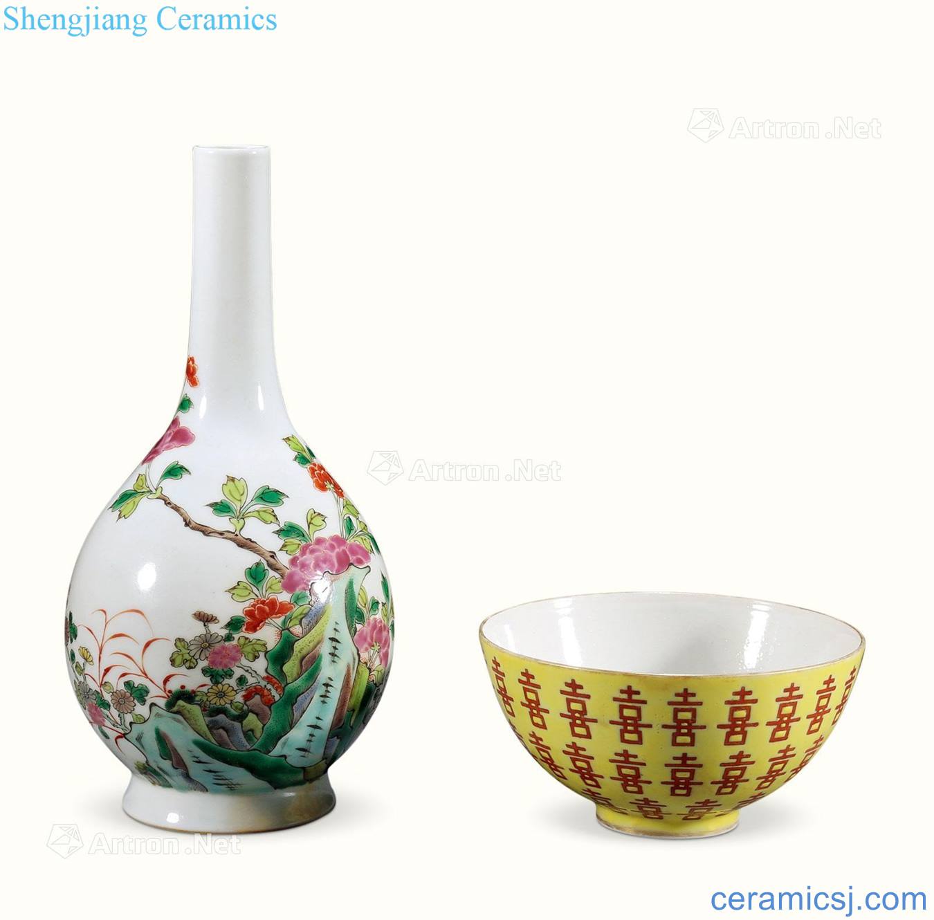 Qing famille rose bowl each bottle