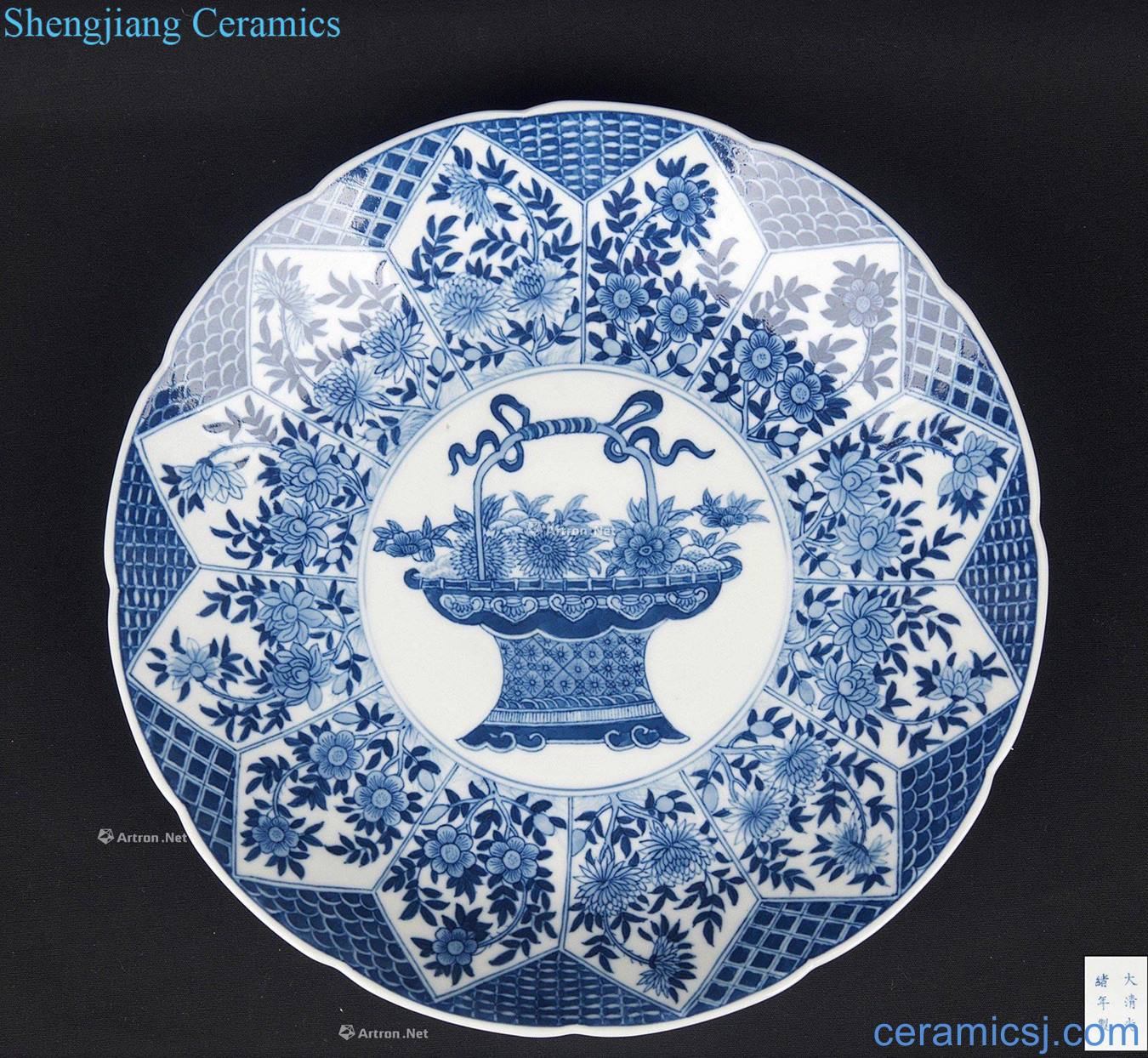 guangxu Blue and white ruffled branch flowers and grain kwai mouth tray
