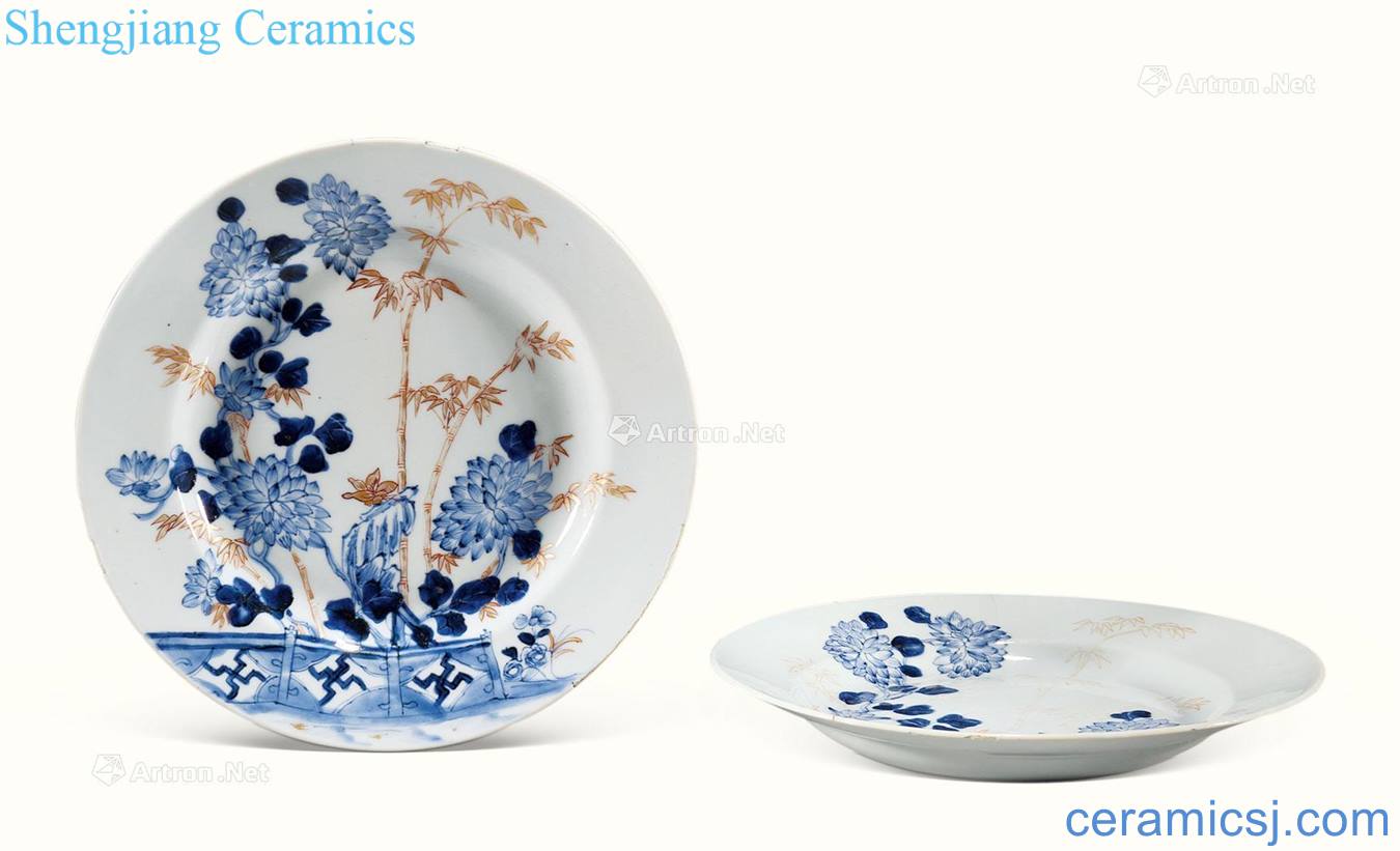 The qing emperor kangxi Blue and white alum red bamboo chrysanthemum tray (a)
