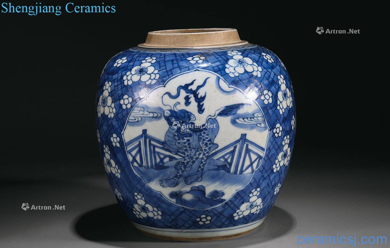 The qing emperor kangxi Blue and white ice plum medallion kirin cans