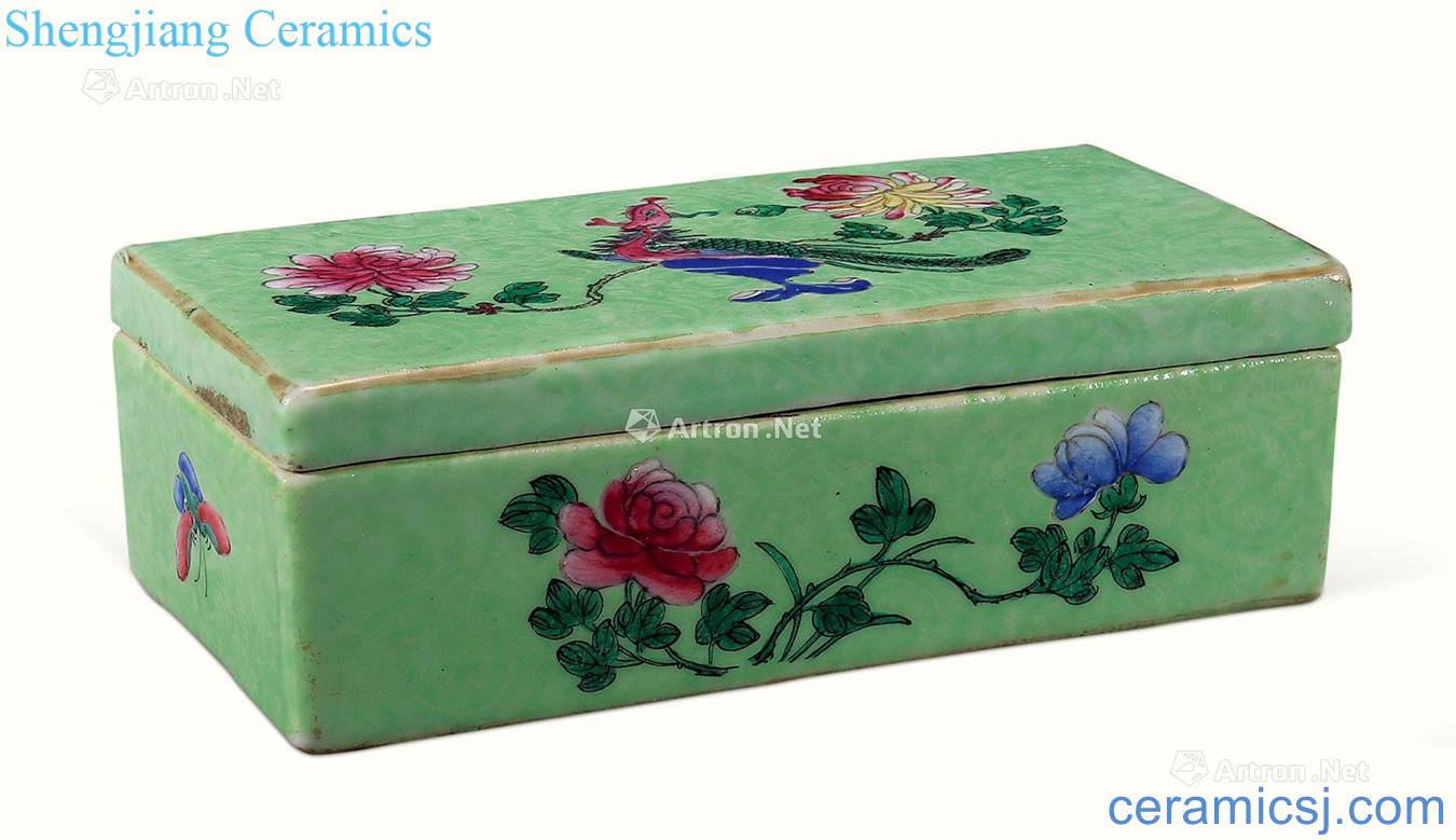 Qing qianlong green pastel rolling flower grain cover box