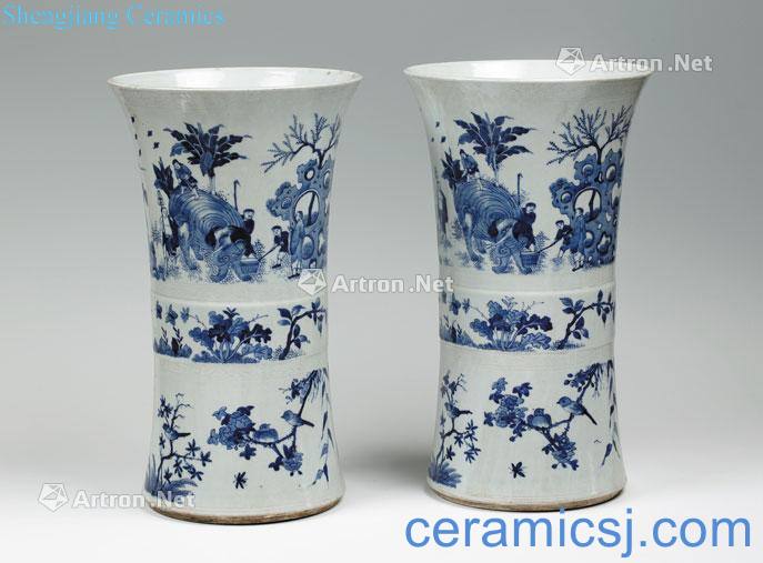 Ming Blue and white vase with chongzhen bottle (a)