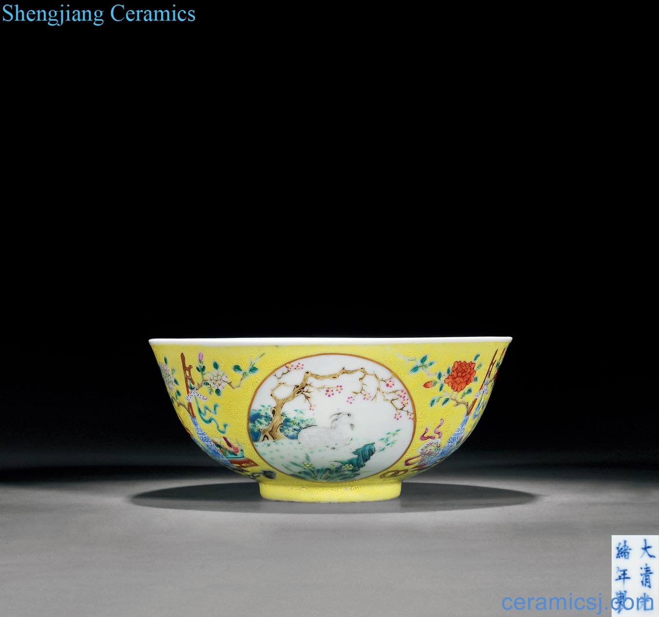 In the reign of qing emperor guangxu outside yellow ground rolling way pastel blue flower medallion bowl three Yang kaitai diagram