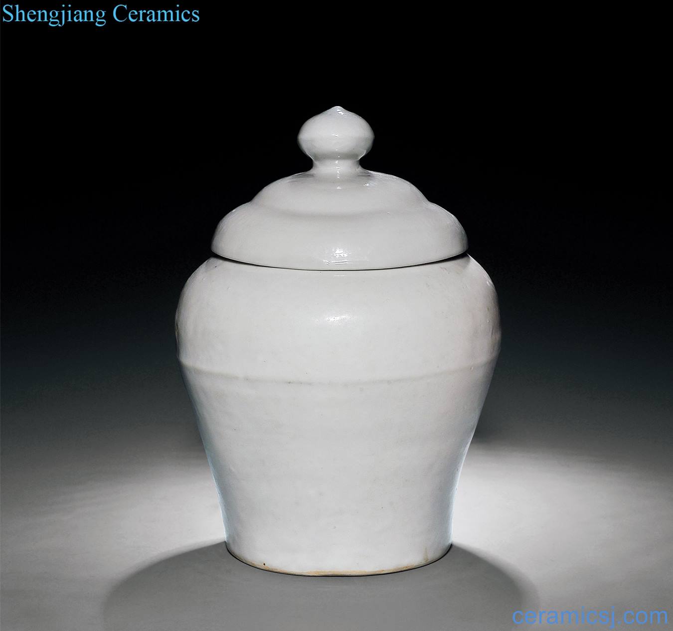 White glazed cover pot in early Ming dynasty