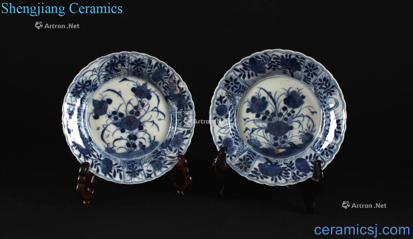 The qing emperor kangxi Blue and white flower grain flower mouth count plate (2)