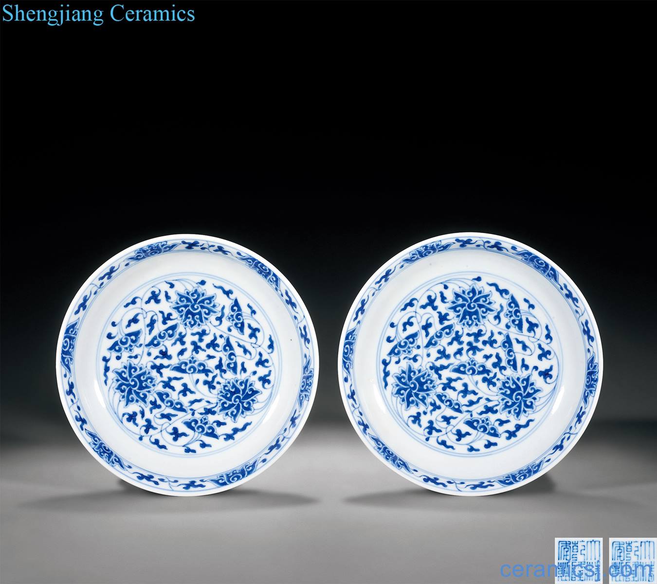Qing qianlong Blue and white tie up lotus flower tray (a)