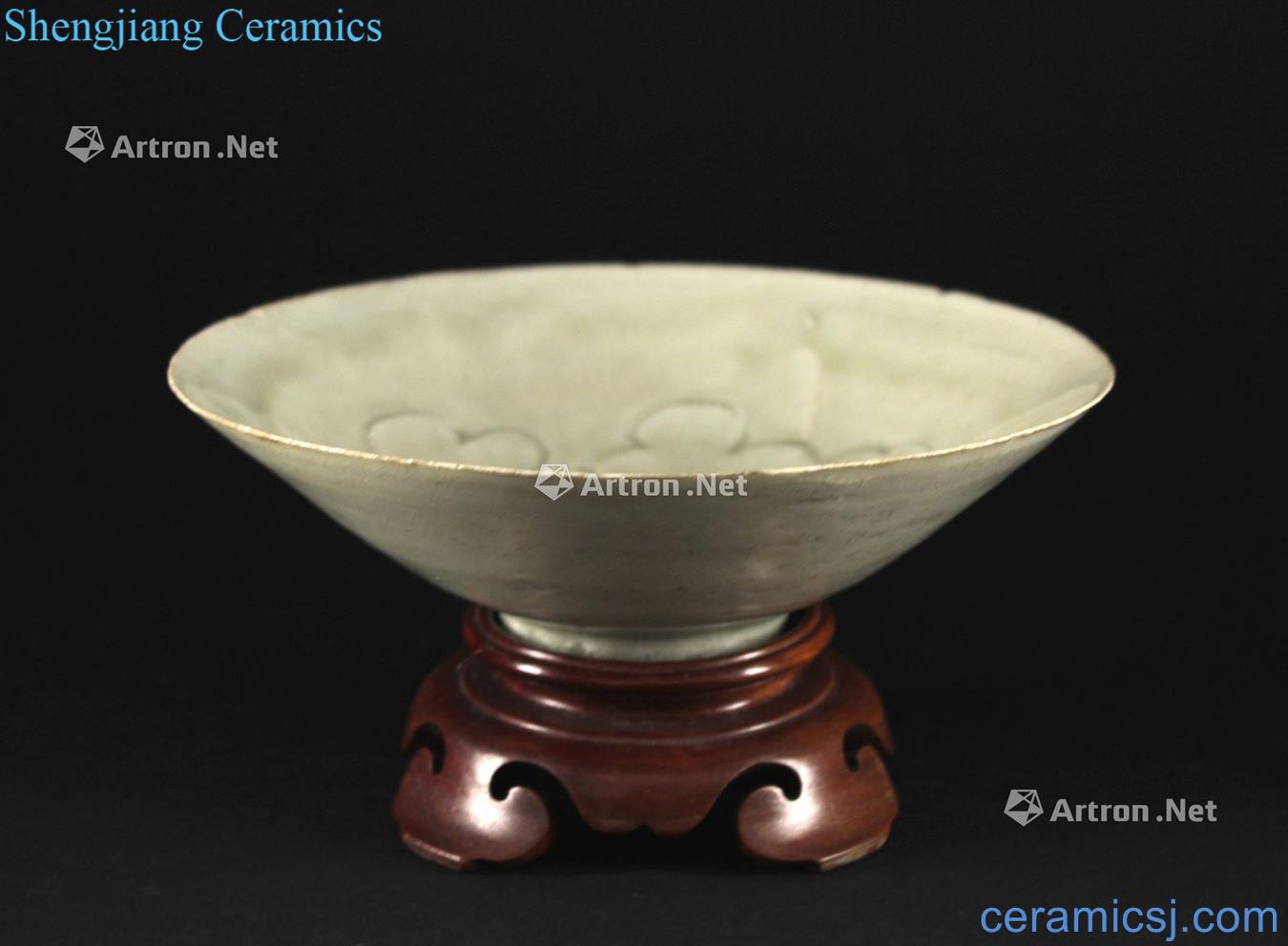 The song dynasty Jingdezhen left green glazed hand-cut hat to bowl