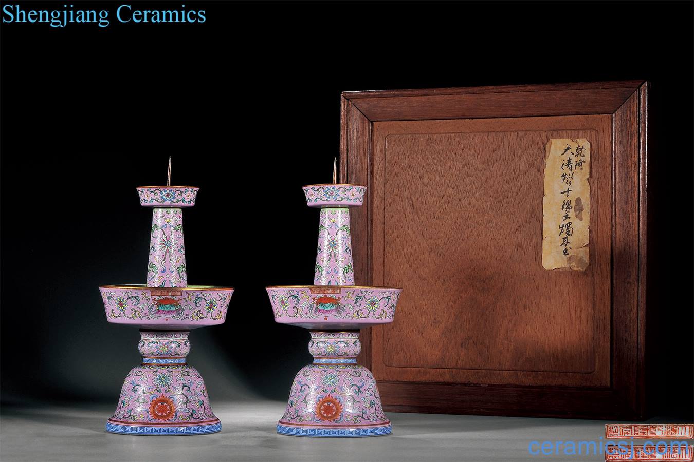 Qing qianlong in powder rolling way pastel bound branch lotus tower sweet grain and small candlestick (a)