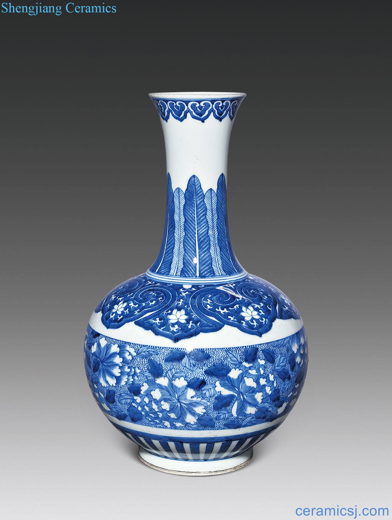 In late qing dynasty Blue and white flower pattern design