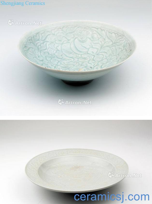 Song blue white porcelain hand-cut figures green-splashed bowls Song shadow dragon grain fold along the plate