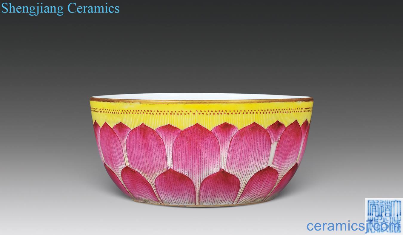 Clear light pastel lotus-shaped pier bowl