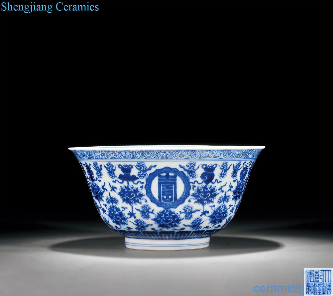 Qing qianlong Blue and white tie up branch lotus tower sweet medallion and stays in a bowl