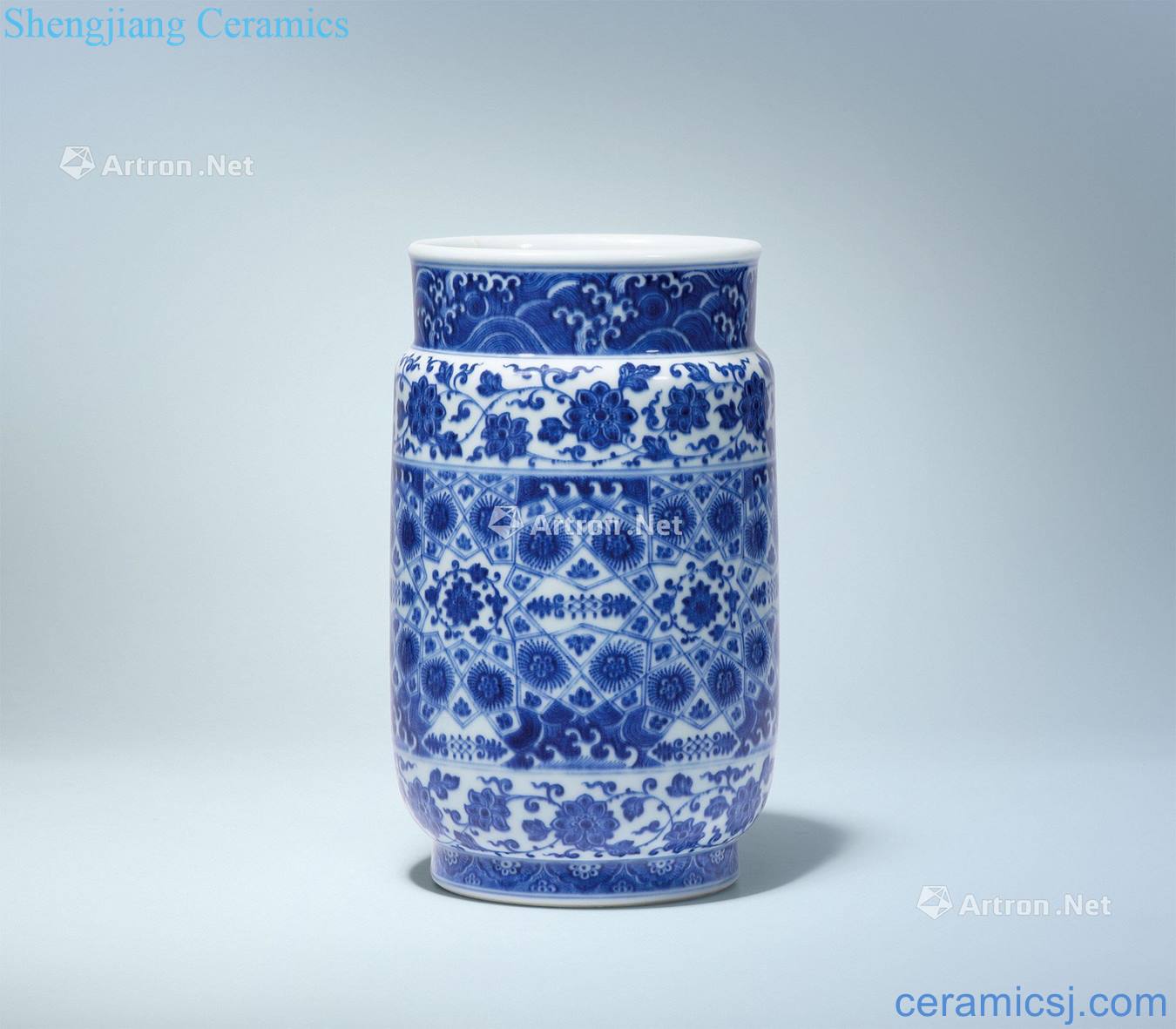 Qing qianlong Blue and white brocade wen zhuang pot flowers