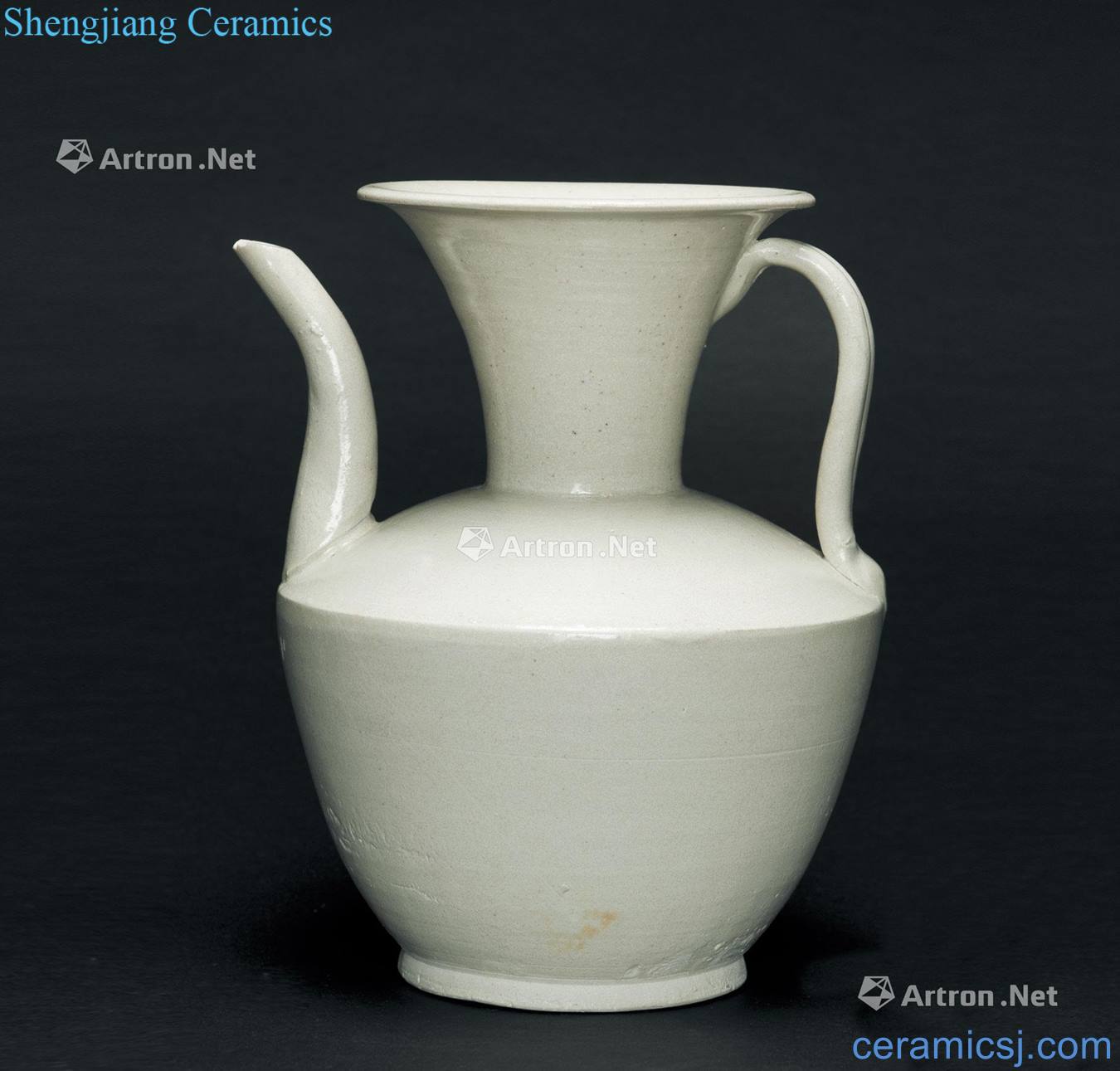 The song dynasty or earlier White glaze of commentary