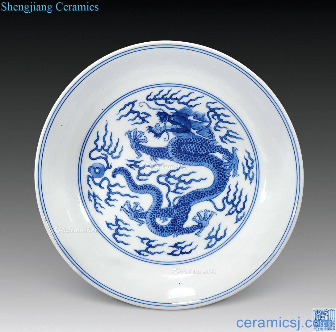 Qing qianlong Blue and white dragon disc