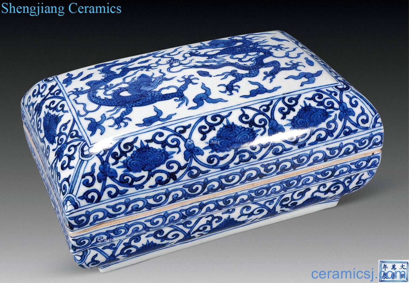 Ming wanli Blue and white dragon grain box flowers