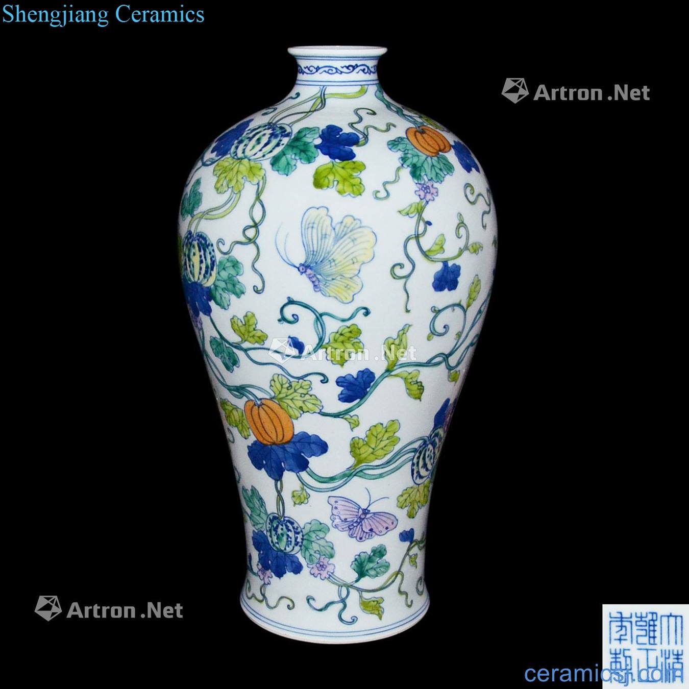 Qing yongzheng bucket color is the flourishing of descendants of the plum bottle