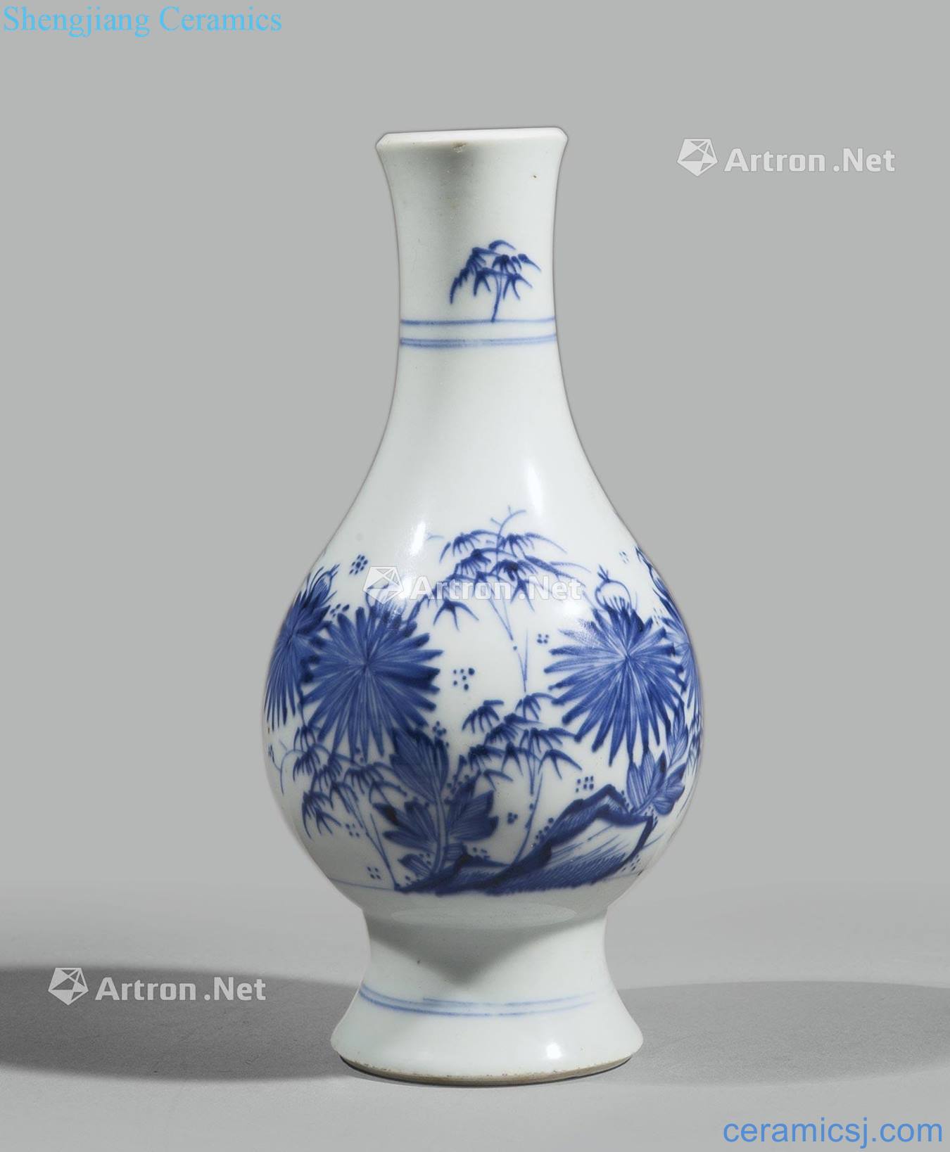In the 17th century Blue and white bamboo chrysanthemum figure bottles