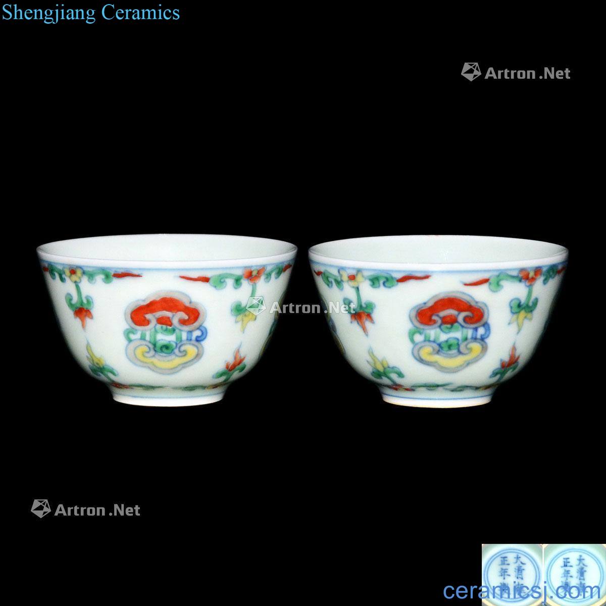 Qing yongzheng bucket color goes well with floral print cup (a)
