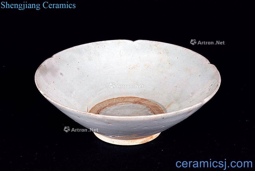 Ming before Left kiln craft flower bowl