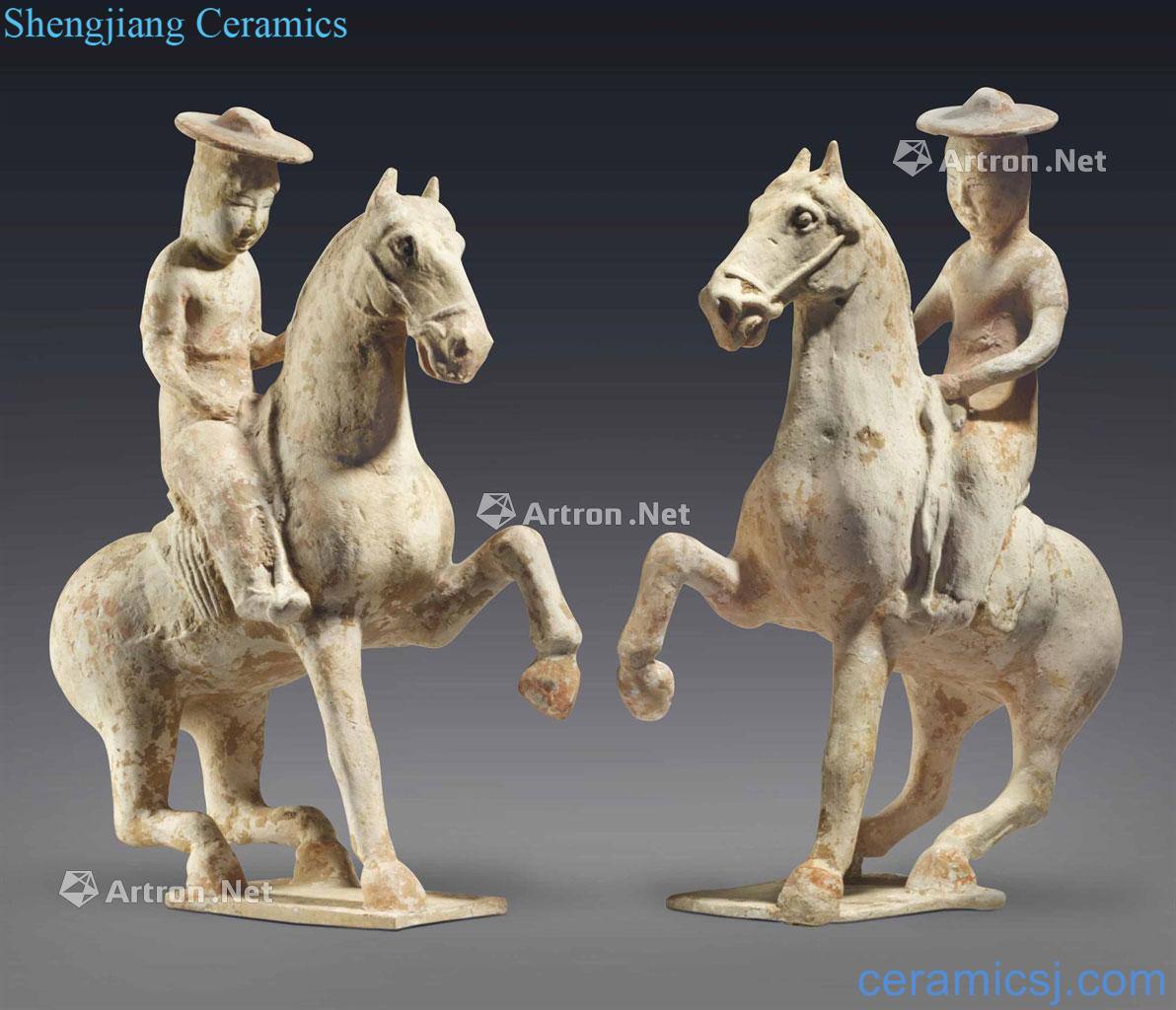 Tang painted pottery riding female figurines of (a)