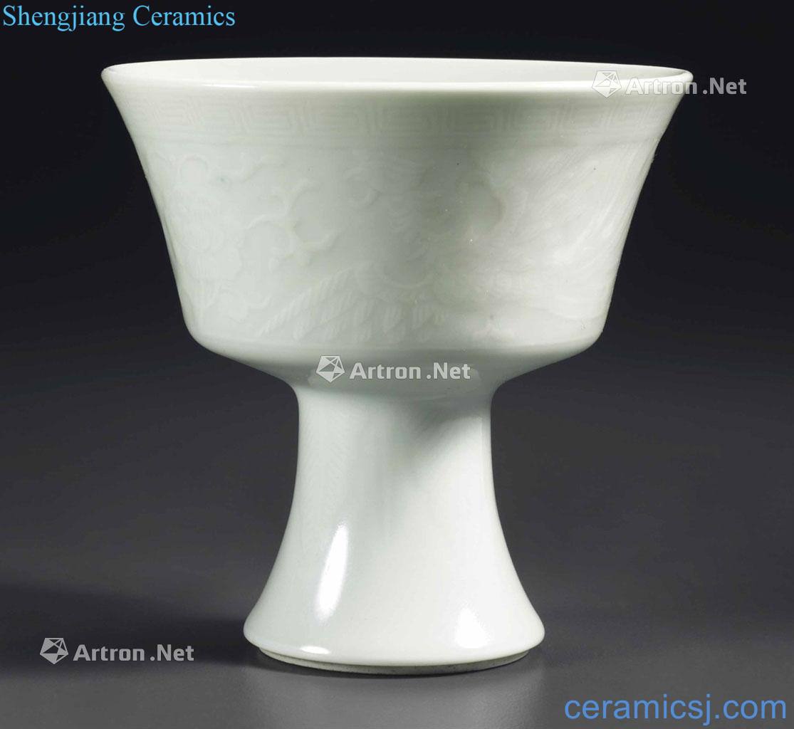 Ming yongle White glazed wear peony fung shadow lines footed cup