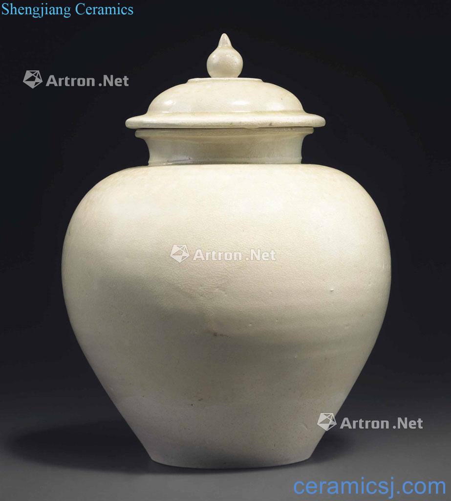 Sui/tang white glazed pot