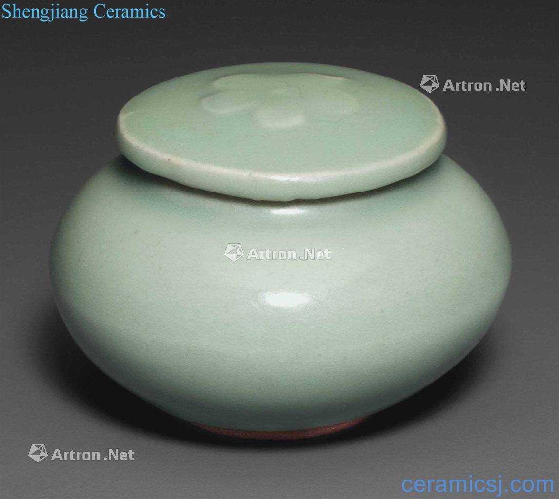 Ming Longquan celadon printed tank cap