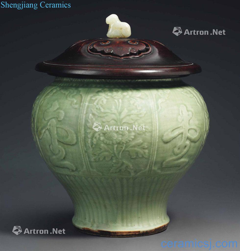Ming the 14/15 century Longquan green glaze "and" big pot