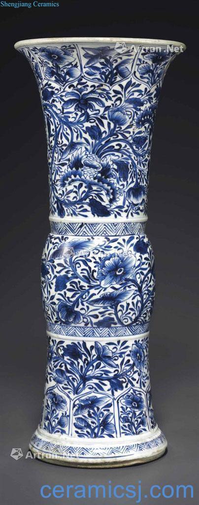 The qing emperor kangxi Blue and white flower pattern vase with type bottle wrapped branches