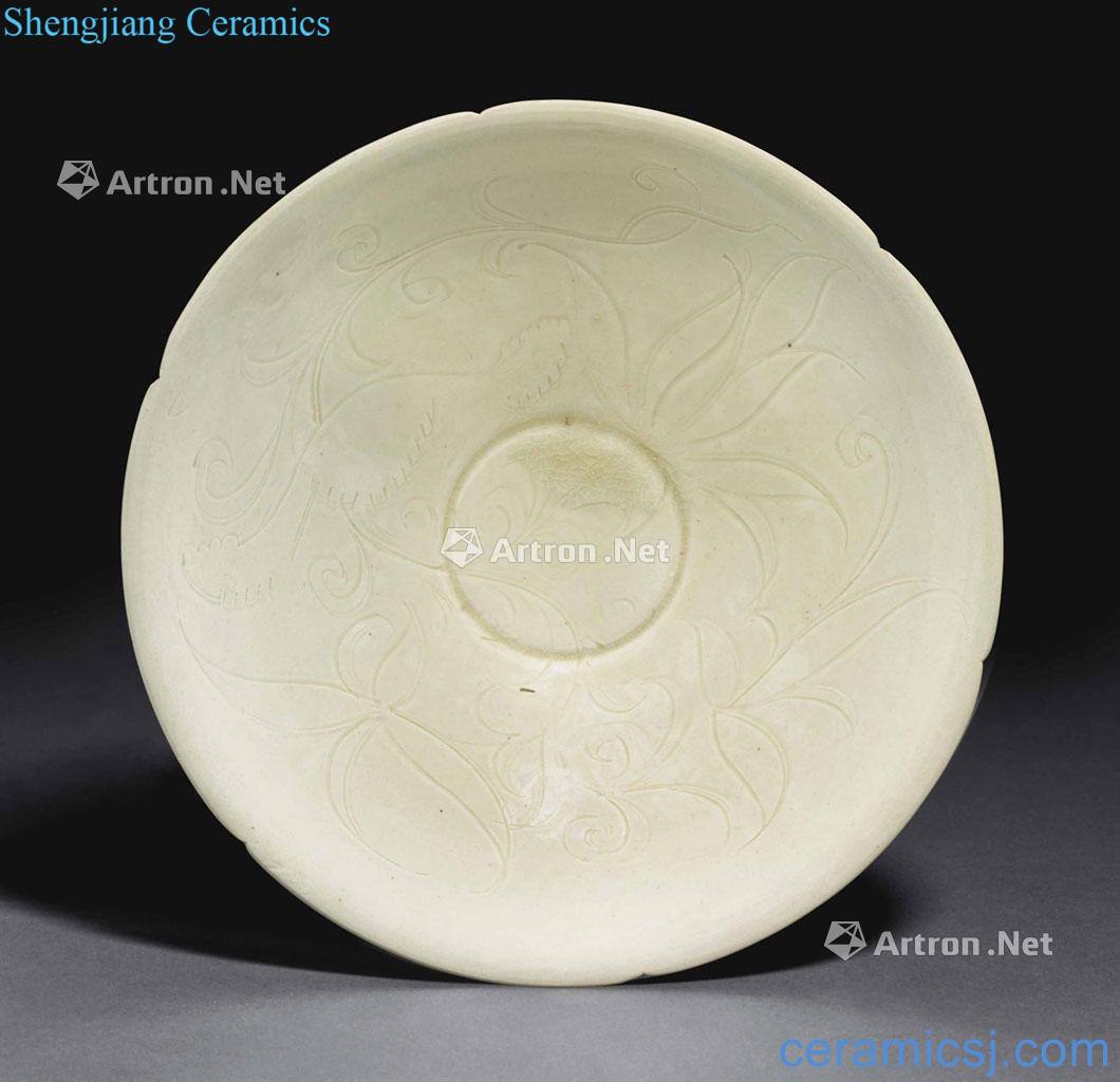 Northern song dynasty kiln white glazed carved lines 盌 flowers