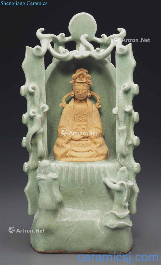 Ming the 14/15 century Longquan green glaze in the south China sea guanyin recess