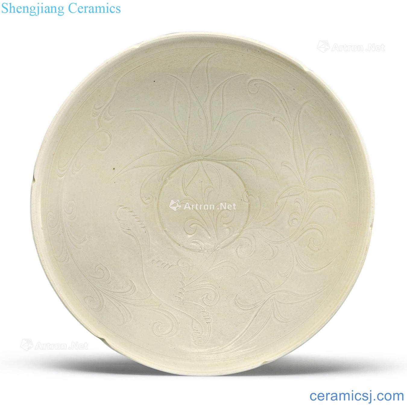 Northern song dynasty kiln 盌 white glazed carved lotus pattern