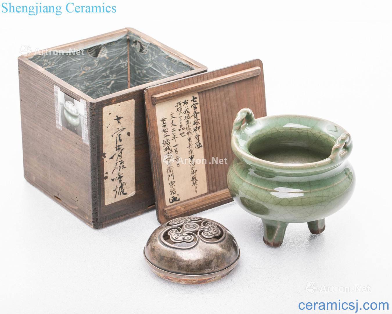 In the Ming dynasty Longquan celadon censer