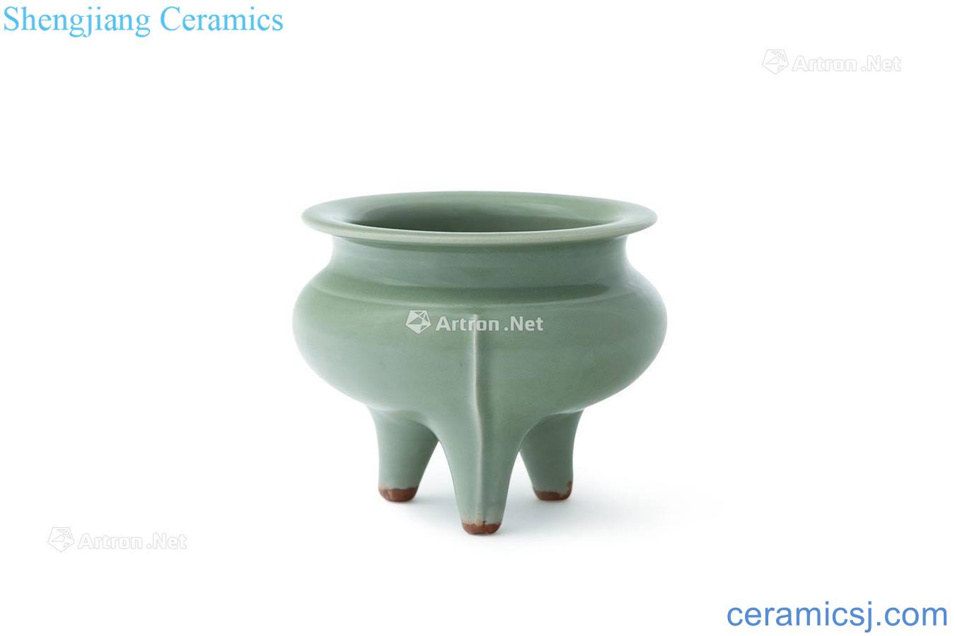 The southern song dynasty/yuan Longquan celadon by furnace