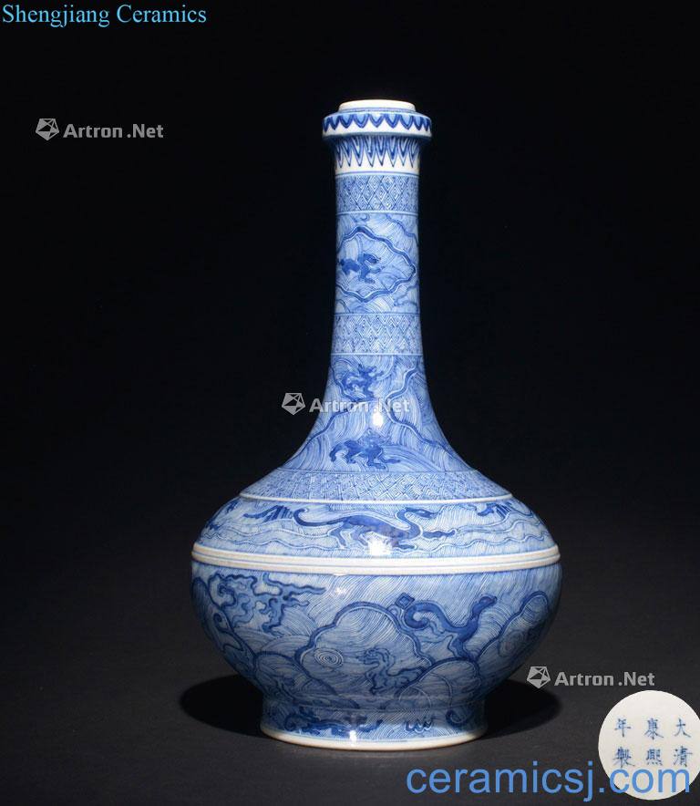 The QING DYNASTY A BLUE AND WHITE VASE