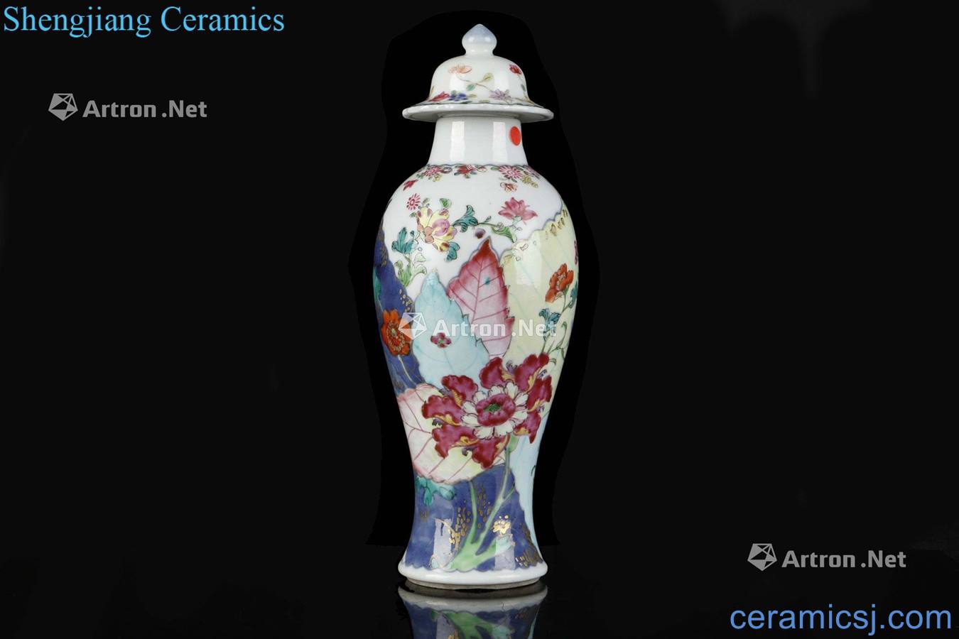 In the qing dynasty in the 18th century powder enamel vase