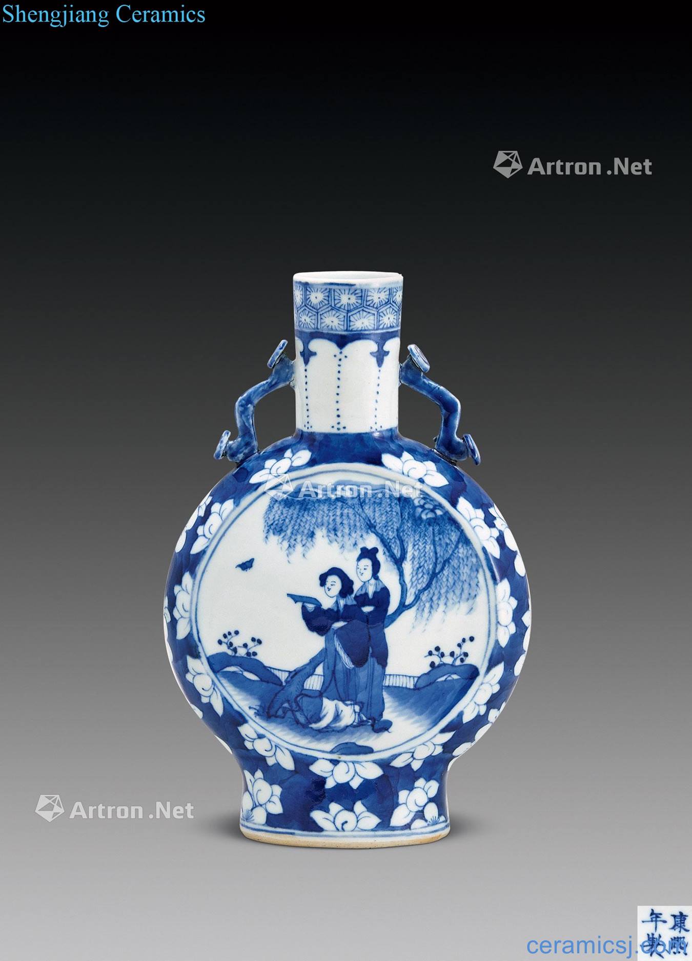 qing Blue and white best ear medallion characters on bottle