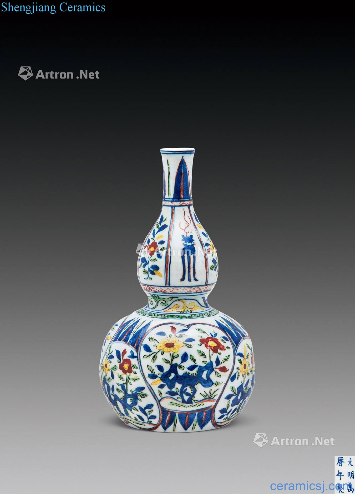 Ming wanli Blue and white color flower dragon gourd bottle