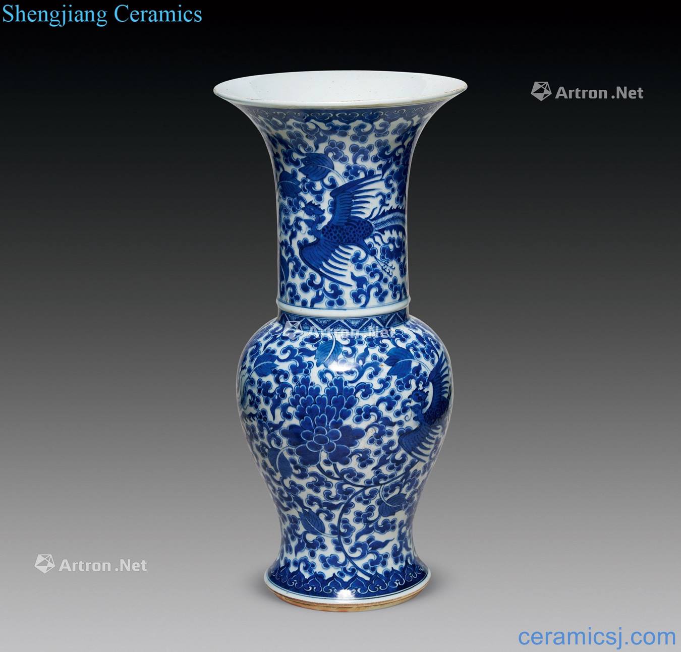The qing emperor kangxi Blue and white grain vase with flowers