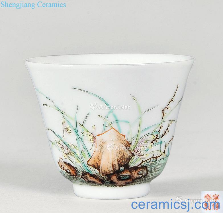 Qing qianlong pastel narcissus grain cup