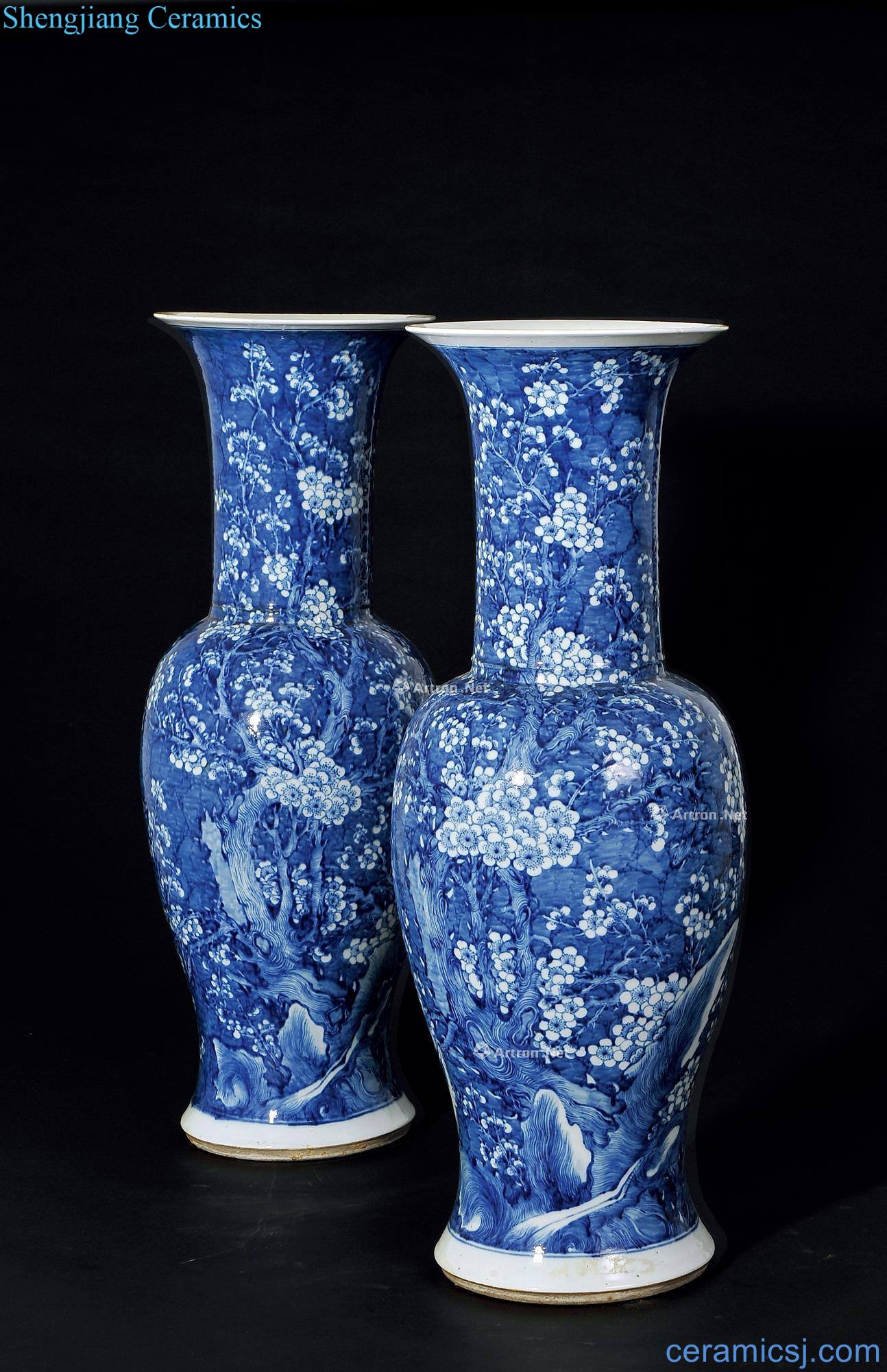 Mid qing Blue and white plum blossom over grain PND tail-on statue of (a)